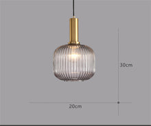 Carica l'immagine nel visualizzatore di Gallery, Lampada Sospesa in Vetro Rigato e Ottone – Eleganza Retro Contemporanea
