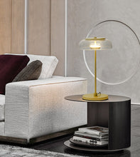 Carica l'immagine nel visualizzatore di Gallery, Lampada da tavolo in vetro fumé – Eleganza moderna con struttura nera
