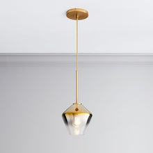 Carica l'immagine nel visualizzatore di Gallery, Nordic Modern Minimalist Cafe Bar Light Luxury Glass Single Head Small Chandelier
