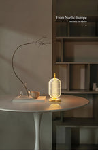 Carica l'immagine nel visualizzatore di Gallery, Lampada da tavolo per camera da letto, lampada da comodino a LED semplice e creativa
