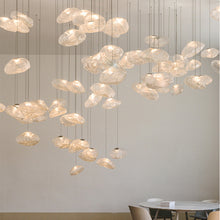 Carica l'immagine nel visualizzatore di Gallery, Lampadario Nuvole di Vetro – Design Postmoderno di Lusso
