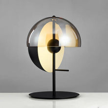 Carica l'immagine nel visualizzatore di Gallery, Lampada da tavolo ispirata alla Theia di Mathias Hahn

