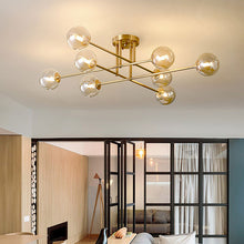 Carica l'immagine nel visualizzatore di Gallery, Lampadario in rame elettrolitico con 6 o 8 paralumi in vetro per illuminazione a soffitto
