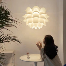 Carica l'immagine nel visualizzatore di Gallery, Lampada decorativa
