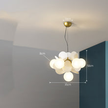 Carica l'immagine nel visualizzatore di Gallery, Lampadario Moderno a Sfere con Dettagli Decorativi – Stile Nordico da 130 cm
