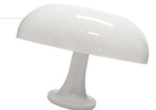 Carica l'immagine nel visualizzatore di Gallery, Modern Minimalist Mushroom Decorative Lighting Table Lamp
