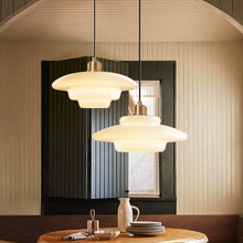 Carica l'immagine nel visualizzatore di Gallery, Lampadario in Vetro Opalino – Design Nordic Cream
